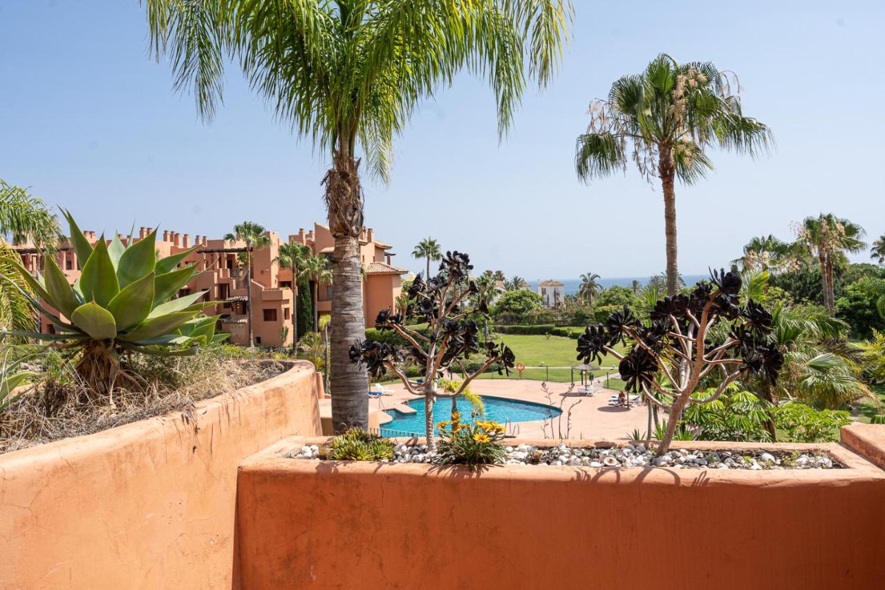 El Sol Sotoserena 2 Bedroom Apartment Estepona Eksteriør billede